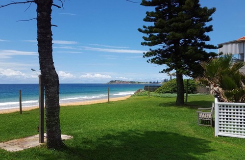 Narrabeen Apartment | Apartment 3 - The Coachhouse