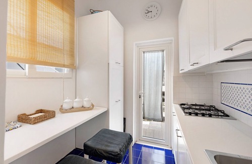 Meta Apartment | Apartment 'Blue Room' with Sea View, Wi-Fi and Air Conditioning