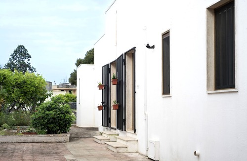 Giurdignano Apartment | Apartment 'Borgo Borgia - Casa Del Linaiolo' with Shared Pool, Wi-Fi and Air Conditioning