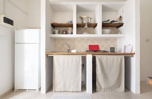 Giurdignano Apartment | Apartment 'Borgo Borgia - Casa Del Calzolaio' with Shared Pool, Wi-Fi and Air Conditioning