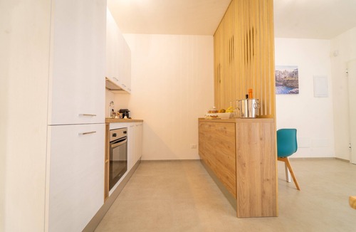 Conversano Apartment | Apartment 'Calma' with Shared Terrace, Wi-Fi and Air Conditioning