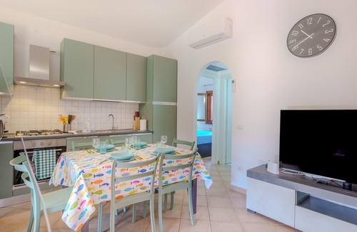 Murta Maria Apartment | Apartment 'Casa Papaya' with Shared Pool, Wi-Fi and Air Conditioning