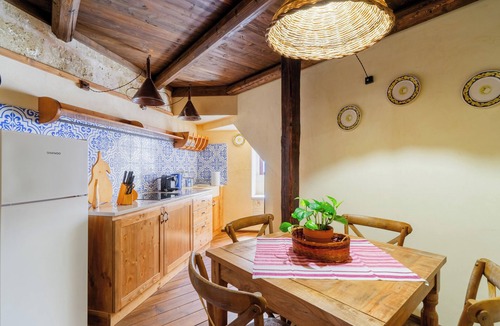 Specchia Apartment | Apartment 'Dimora Pisanelli' with Wi-Fi and Air Conditioning