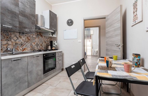 Aci Castello Apartment | Apartment 'Holiday Home Castello' with Sea View, Wi-Fi and Air Conditioning