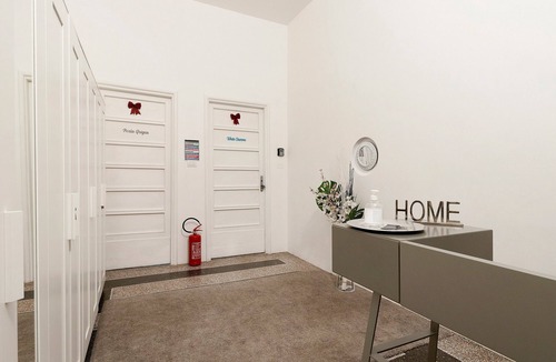 Municipio 1 Apartment | Apartment 'Home Experience - White Charme' with Sea View, Wi-Fi and Air Conditioning