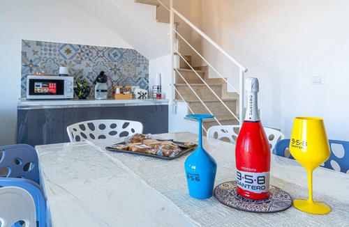 Pachino Apartment | Apartment 'I Due Mori Marzamemi' with Sea View, Wi-Fi and Air Conditioning