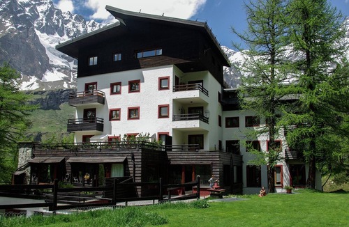 Cervinia Apartment | Apartment in Aosta Valley near Ski Lift