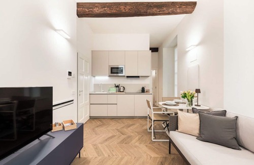 Como City Centre Apartment | Apartment in Como with 1 bedrooms sleeps 2
