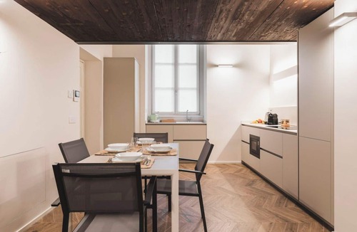 Como City Centre Apartment | Apartment in Como with 2 bedrooms sleeps 4