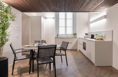 Como City Centre Apartment | Apartment in Como with 2 bedrooms sleeps 4