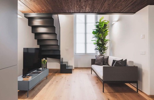 Como City Centre Apartment | Apartment in Como with 3 bedrooms sleeps 6