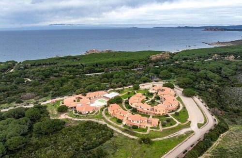 Vignola Mare House | Apartment in Vignola Mare near Sandy Beach