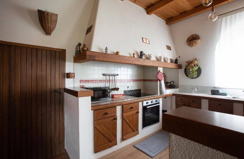 Mossa Apartment | Apartment 'La Ginestra - Double Room' with Shared Garden, Wi-Fi and Air Conditioning