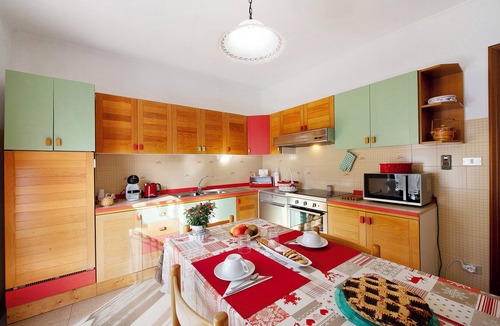 Issogne Apartment | Apartment "Maison Lorent" with Mountain View, Balcony & Wi-Fi