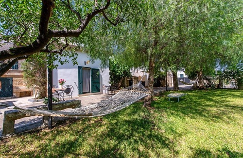 Specchia Apartment | Apartment 'Masseria De Donno - Ulivo' with Shared Pool, Wi-Fi and Air Conditioning