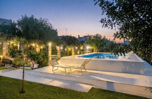 Specchia Villa | Apartment 'Masseria De Donno - Mandorlo' with Shared Pool, Wi-Fi and Air Conditioning