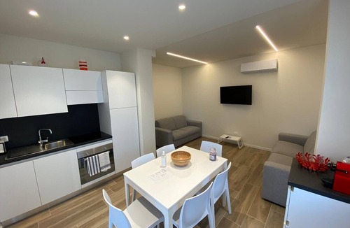 Garda Apartment | Apartment 'Matilde' with Lake View, Wi-Fi and Air Conditioning