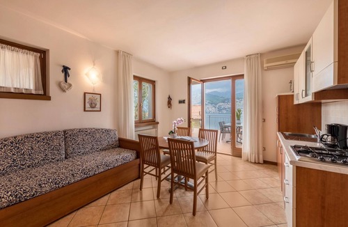 Malcesine Apartment | Apartment 'Monolocale La Perla 1' with Lake View, Garden & Wi-Fi