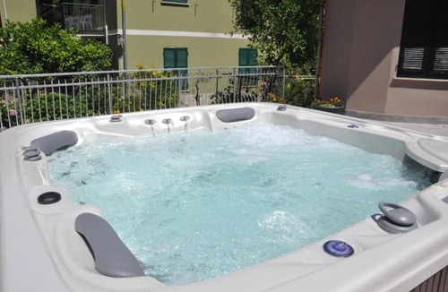 Moneglia Apartment | Apartment 'Residence Paradiso Bilocale 103' with Balcony, Wi-Fi and Air Conditioning