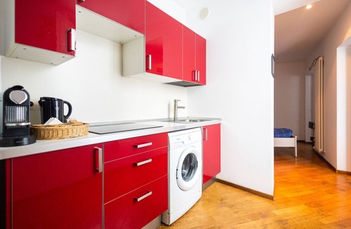 Parma City Centre Apartment | Apartment that sleeps 4 a stone's throw from Parma Cathedral