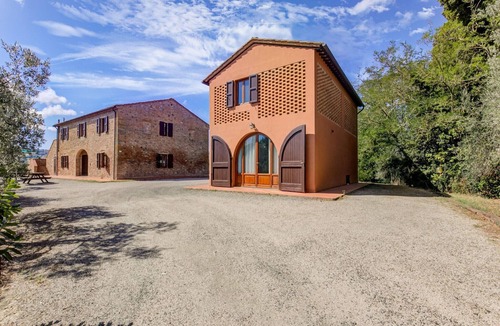 Gambassi Terme Apartment | Apartment with Garden, Pool