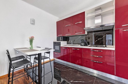 Gera Lario House | Aphrodite's Garden – Central Yet Peaceful Apartment Near Lake Como