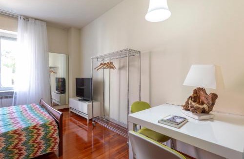 Quartiere Mazzini Apartment | Appartamento con due stanze in via Oglio