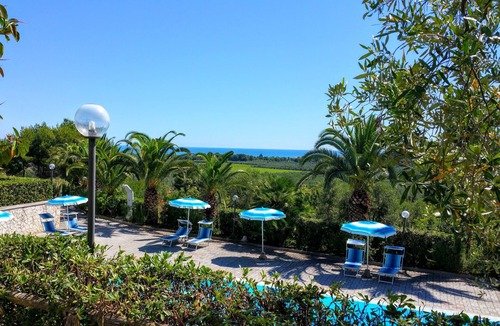 Montincello Apartment | Appartamento con Piscina Vicino al Mare