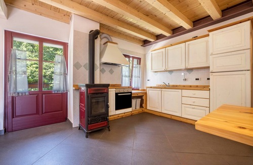 Ala Apartment | 'Appartamento Del Boscaiolo' Apartment with Mountain View, Shared Garden and Balcony