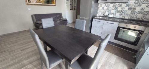 Carbonia Apartment | APPARTAMENTO ELEGANTE CARBONIA