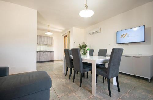 Monte Longu Apartment | Appartamento Posada 6 posti letto con piscina e parcheggio vicino al mare