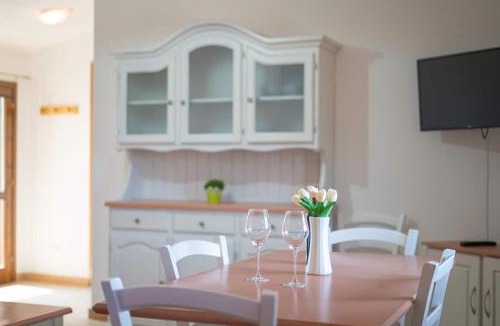 Monte Longu Apartment | Appartamento Posada con piscina e parcheggio privato vicino al mare