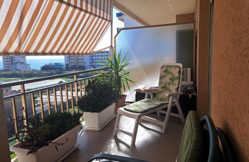 Vallecrosia Apartment | Appartamento - terrazzo vivibile vista mare, wi-fi e box gratuiti