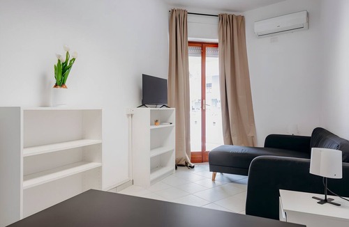 Tiche Apartment | Archimede Room 1 with Wi-Fi