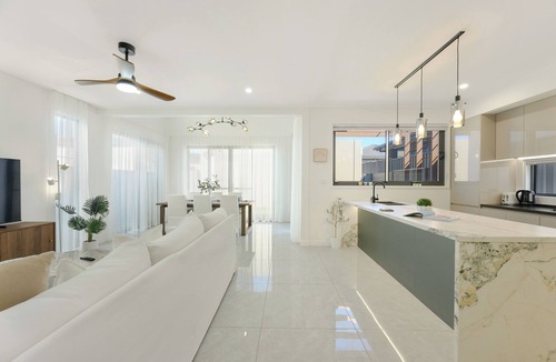 Austral House | Austral Luxury 5Br Classic Model House