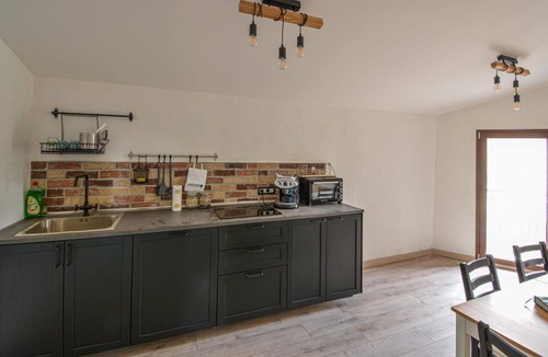 Burzanella House | Awesome home in Burzanella with kitchen
