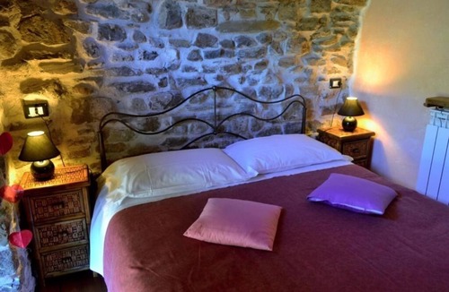 Apricale Bed & Breakfast | B&B Da Marta: King Room with Mountain View