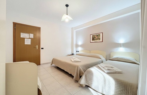 Monte Sant'Angelo Bed & Breakfast | B&B with Window - 109 - Santangelo - Pool