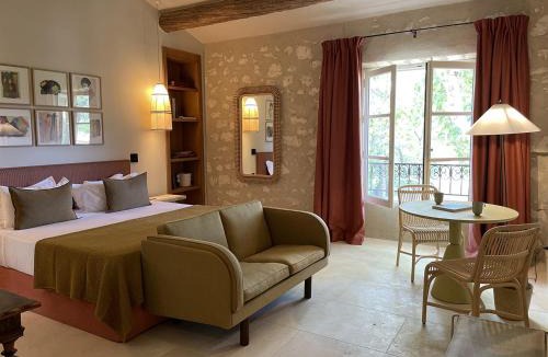Les Baux-de-Provence Hotel | Baumanière - Les Baux de Provence