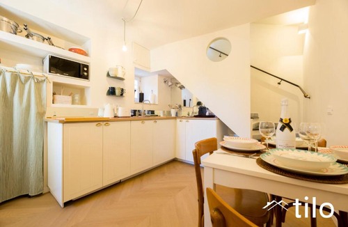 Sturla Apartment | Beach 2Min | 2BR| WIFI|A/C| by Tilo