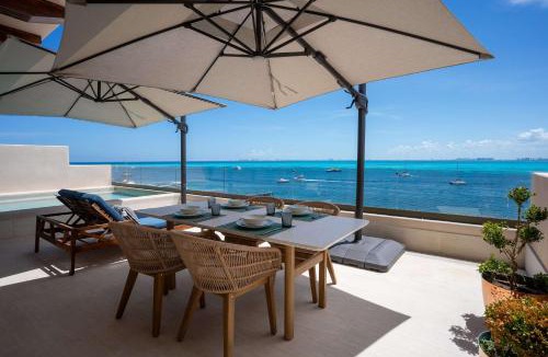 Isla Mujeres Apartment | Beachfront Luxe Penthouse Studio in Isla Mujeres