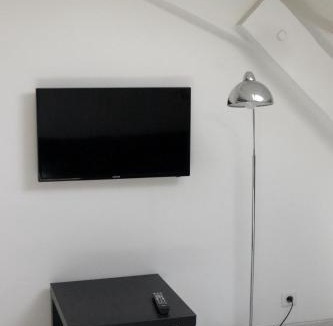 Vernier Apartment | Beau Studio Nice