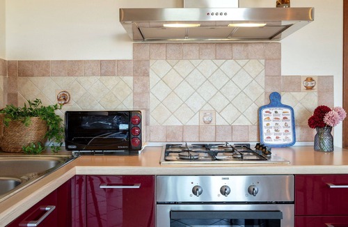 Schifoni Apartment | Beautiful apartment for 6 guests with A/C, WIFI, TV, patio and pets allowed