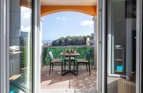 Valledoria Apartment | Beautiful apartment for 4 guests with WIFI, A/C, TV, patio, pets allowed and panoramic view