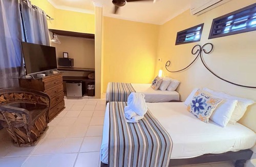 Centro Hotel | Beautiful DBL Bed Suite in the heart of Playa