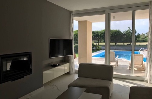 Isola Albarella Villa | Beautiful Modern Villa in Albarella by Beahost