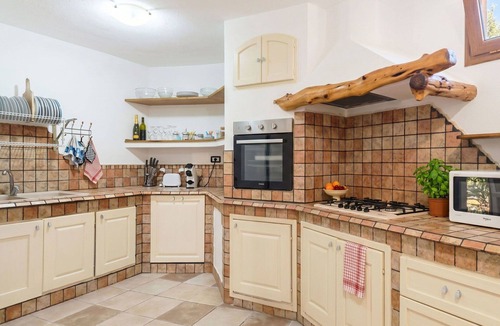 Tergu House | Beautiful private villa for 6 guests with WIFI, A/C, TV and patio