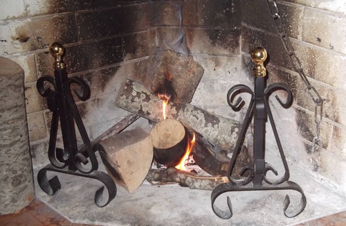 Pacentro Apartment | Bed and Breakfast San Marco,MiniBB with fireplace, Vico II Lattanzio 3, Pacentro