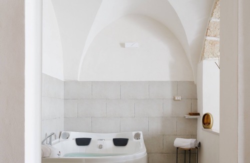 Carovigno Bed & Breakfast | Bed & Bread Piazza Nzegna