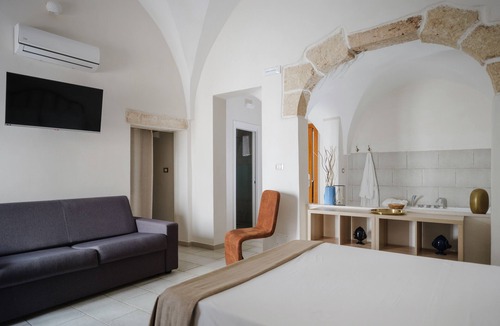 Carovigno Bed & Breakfast | Bed & Bread Piazza Nzegna